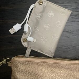 Adrienne Vittadini Gold Wristlet Clutch Purse With Mobile Powerbank 🌴